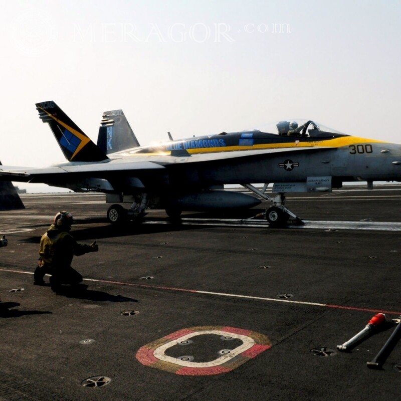 Photo avion militaire sur téléchargement de profil pour gars Équipement militaire Transport