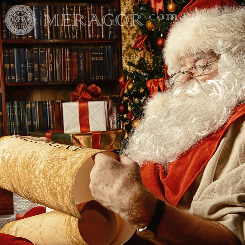 Pictures of a real santa claus on the profile picture Santa Claus New Year Holidays
