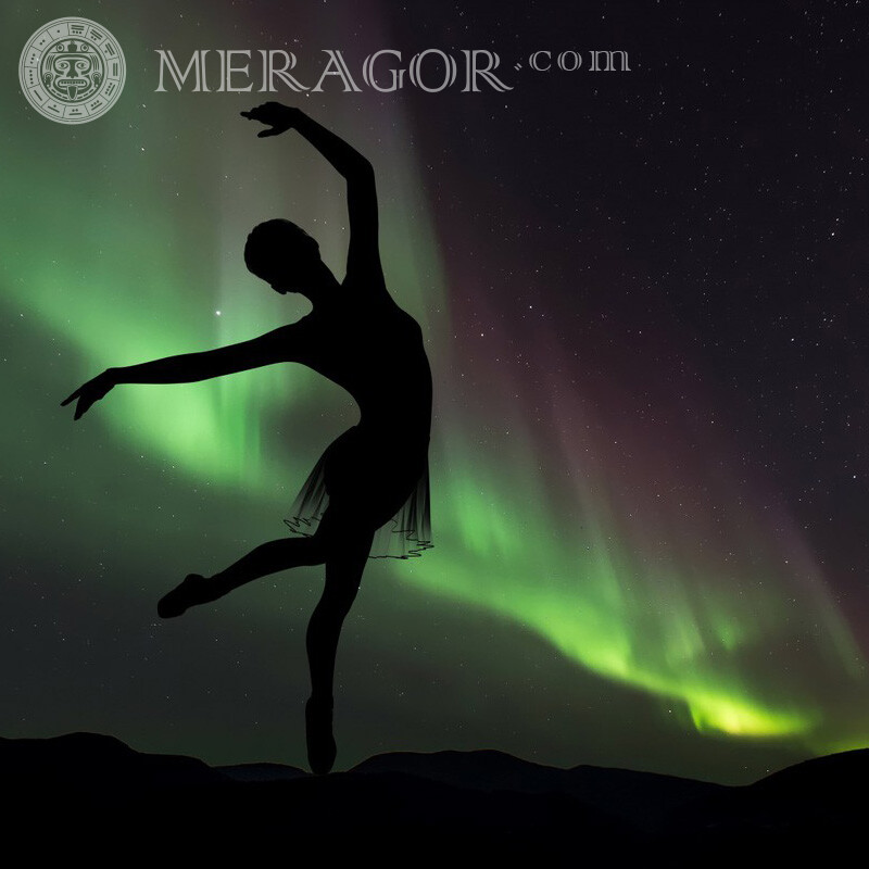 Aurora borealis et ballerina sur le profil Silhouette Petites filles Les filles Beaux