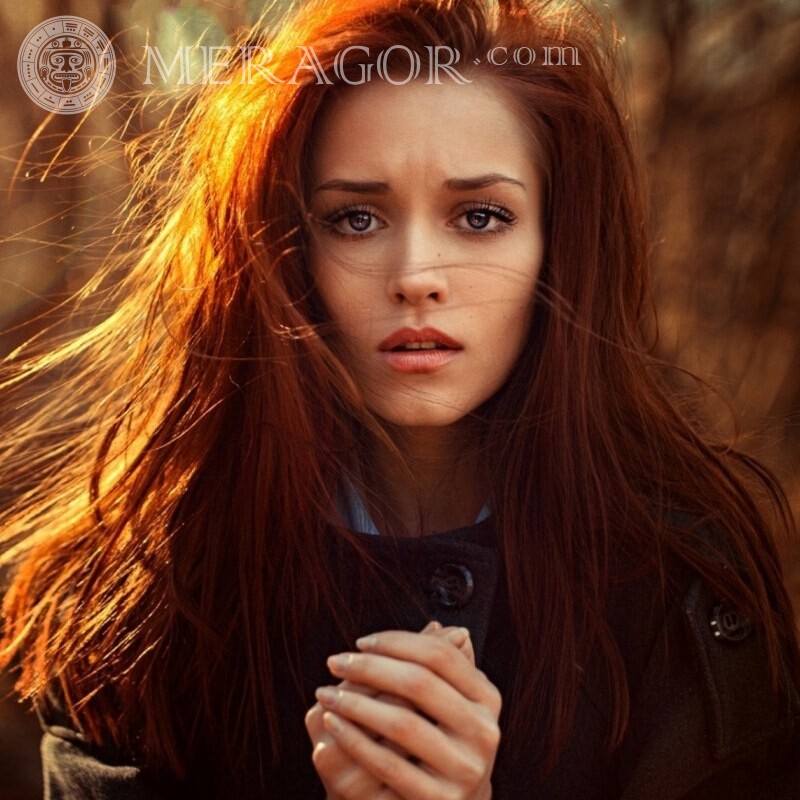 Chica con el pelo rojo en la descarga de avatar Pelirrojo Niñas Niñas adultas Hermosos