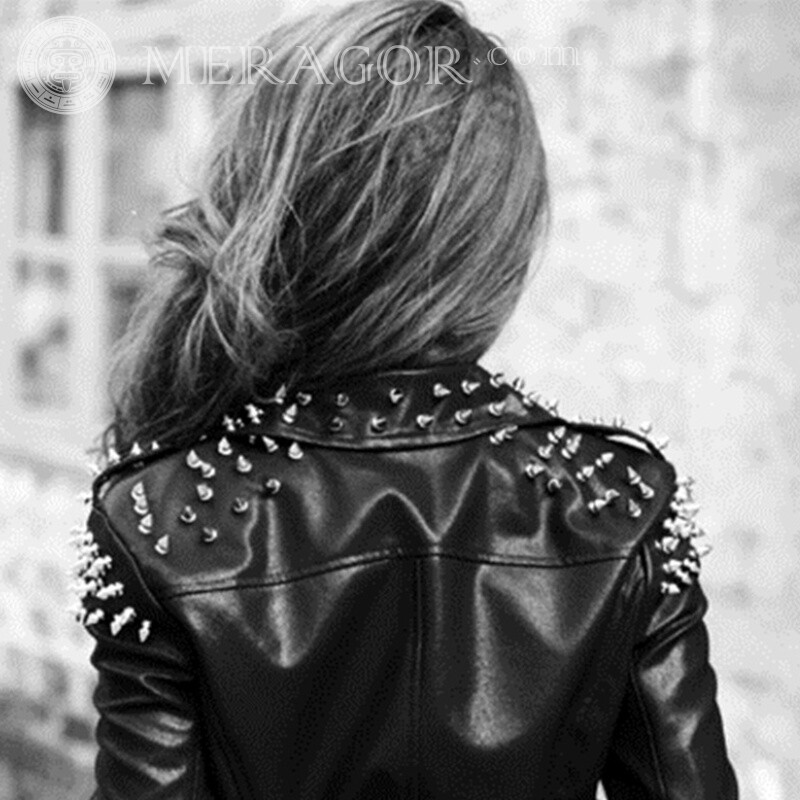 Cool photo of a girl from the back without face download Black and white Without face Girls Mod