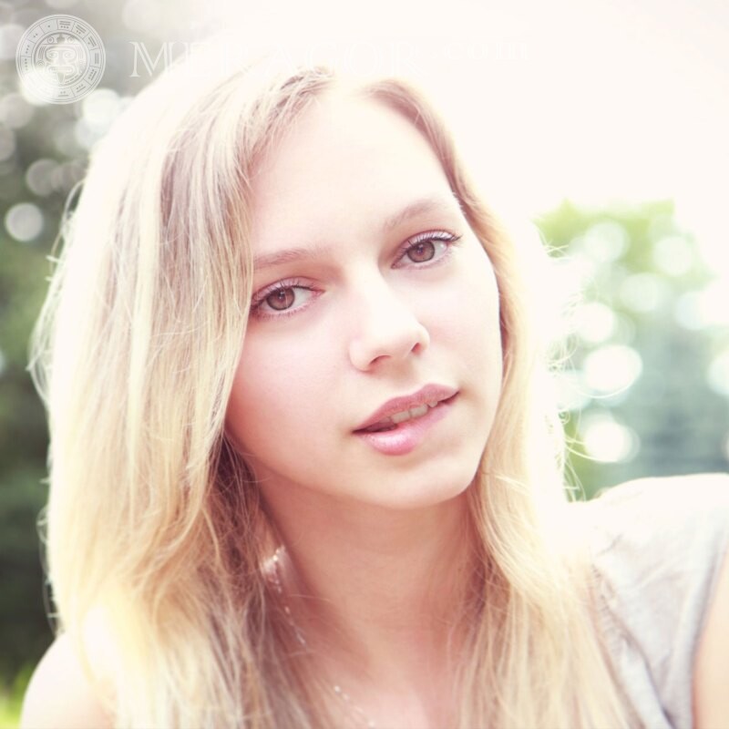 Chica rubia en descarga de avatar Rostros de chicas Ucranianos Rubias Niñas