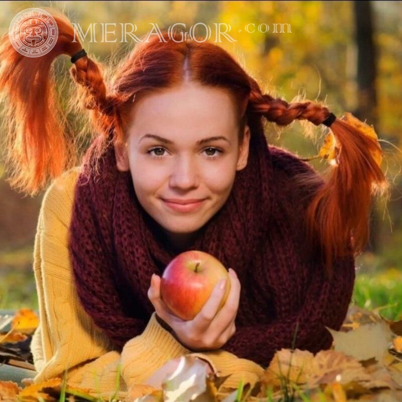 Schönes rothaariges Mädchen auf Avatar herunterladen Rothaarige Maedchen Gesichter, Porträts Herbst