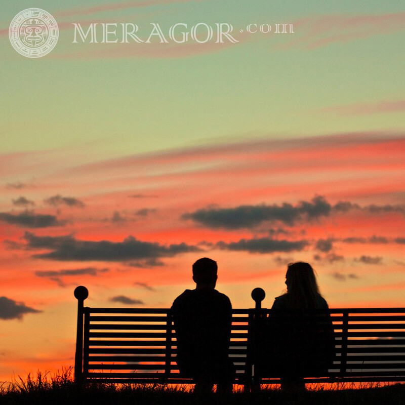 Evening two on a bench for profile Silhouette Boy with girl